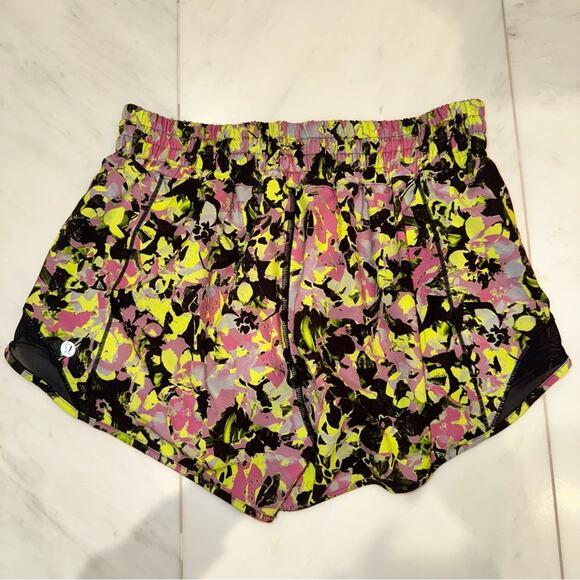 Lululemon Hotty Hot High-Rise Lined Short 2.5" Inflected Highlight Yellow Blk 6 - Picture 9 of 11